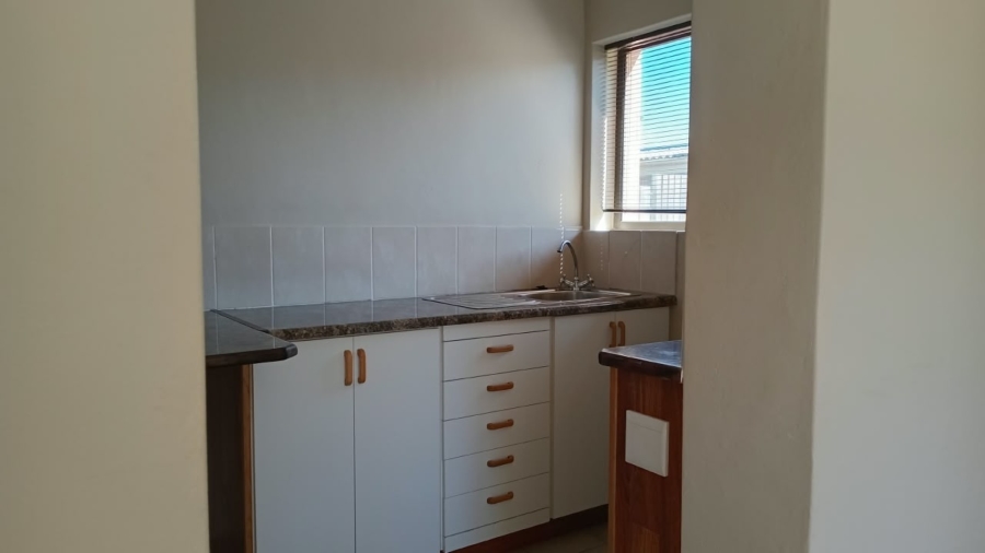 To Let 1 Bedroom Property for Rent in Kleinmond Western Cape